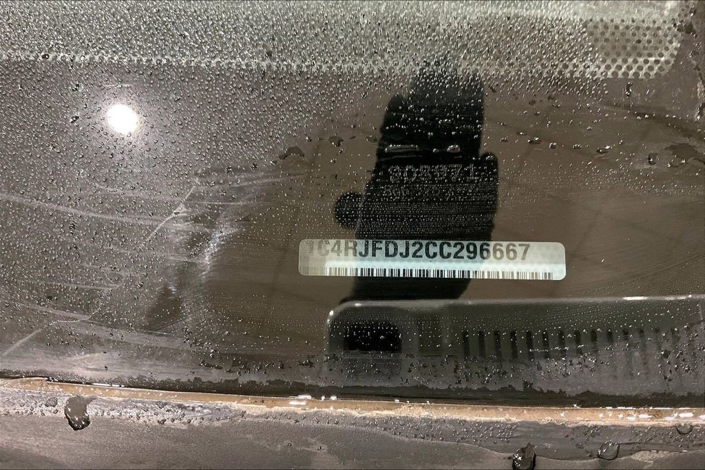 Used 2012 Jeep Grand Cherokee SRT8 w/ Luxury Group II image 34