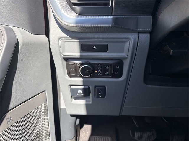 Used 2025 Ford F150 Lariat w/ Equipment Group 501A Mid image 28