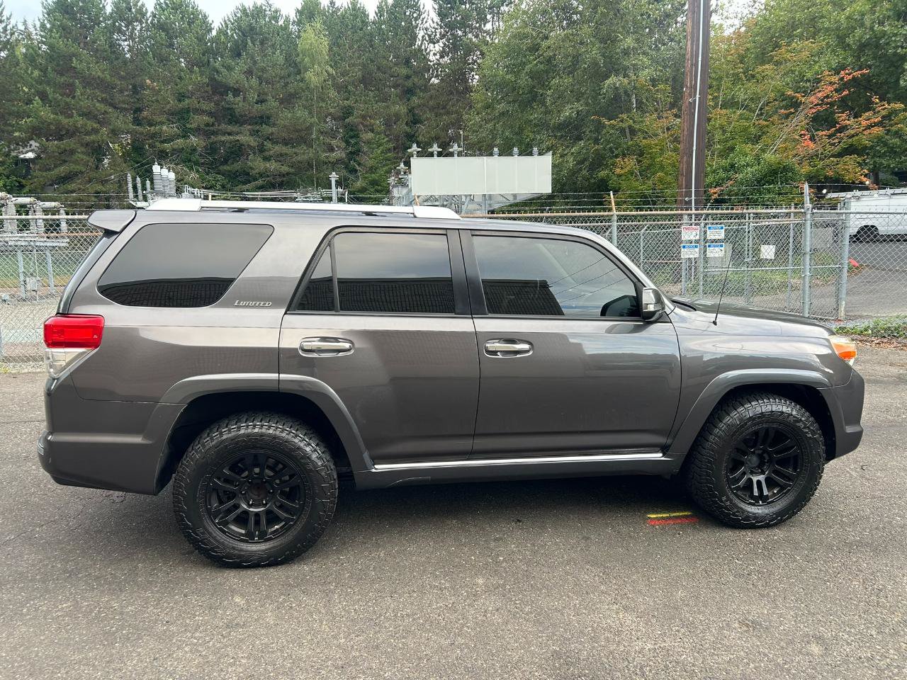 Used 2013 Toyota 4Runner Limited AWD/4WD image 4