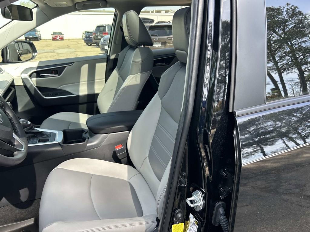 Certified 2022 Toyota RAV4 XLE Premium image 13