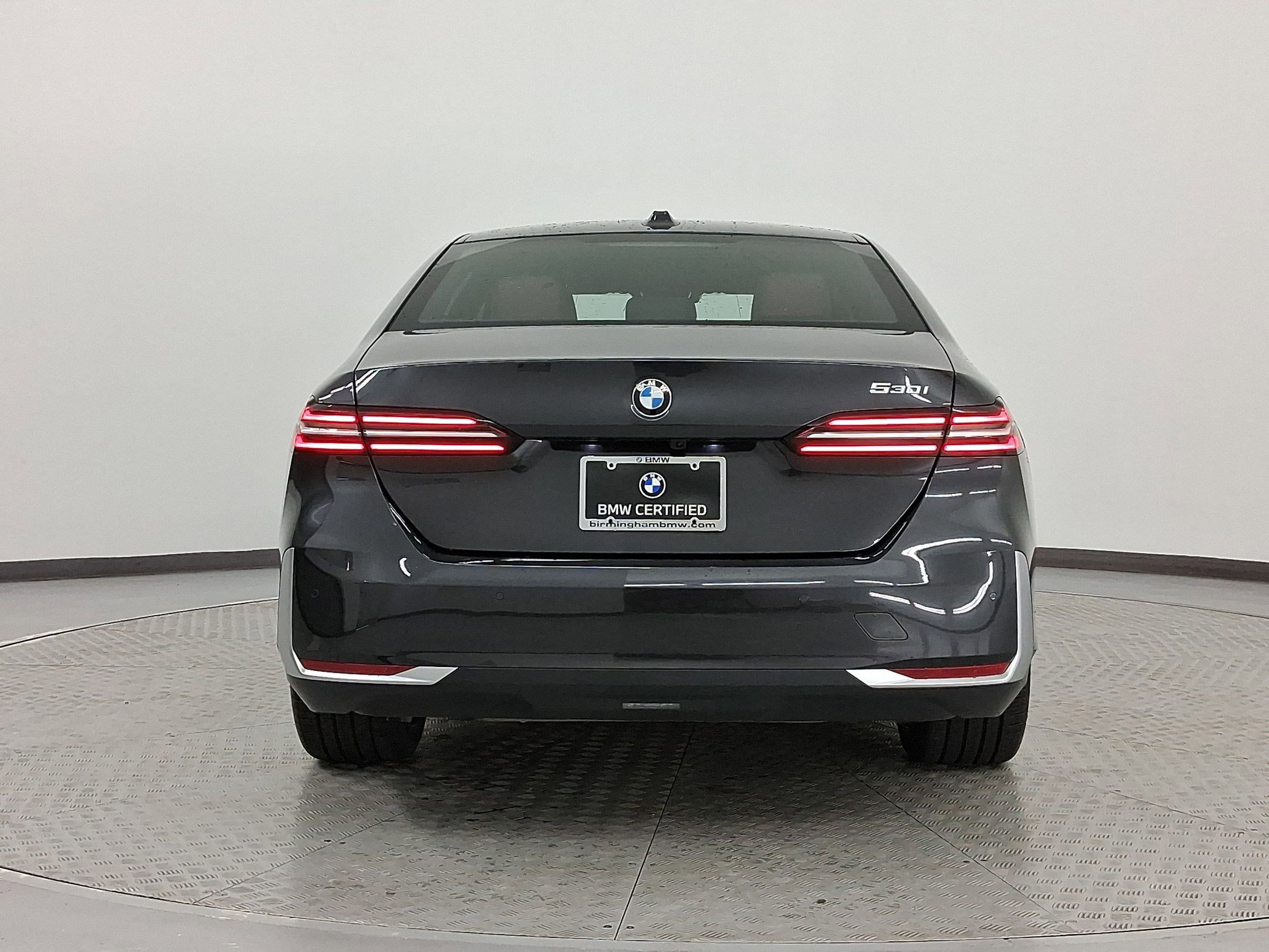 Certified 2025 BMW 530i image 9