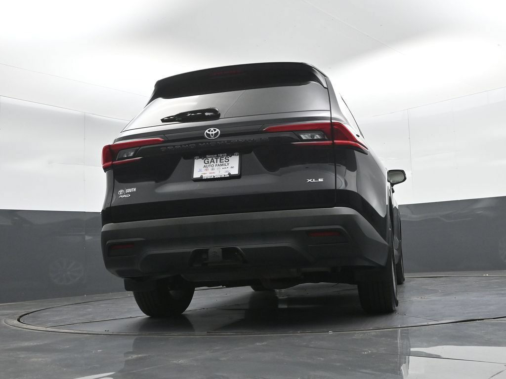 Used 2024 Toyota Grand Highlander AWD image 38