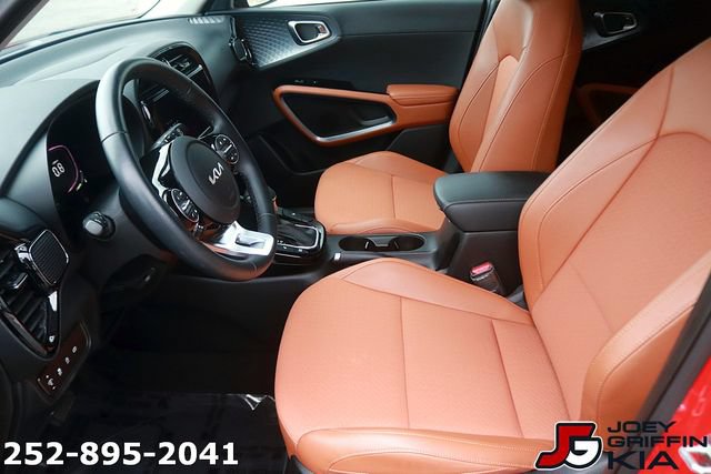 Certified 2025 Kia Soul EX FWD image 14
