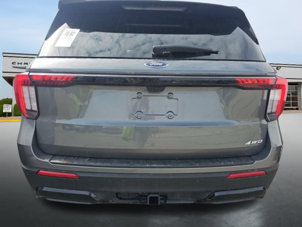 Used 2025 Ford Explorer ST-Line w/ ST-Line Street Pack AWD/4WD image 5
