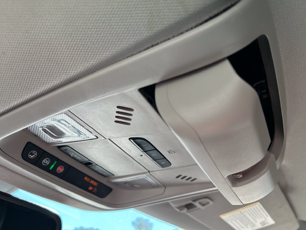 Used 2020 Buick Enclave Essence FWD image 31