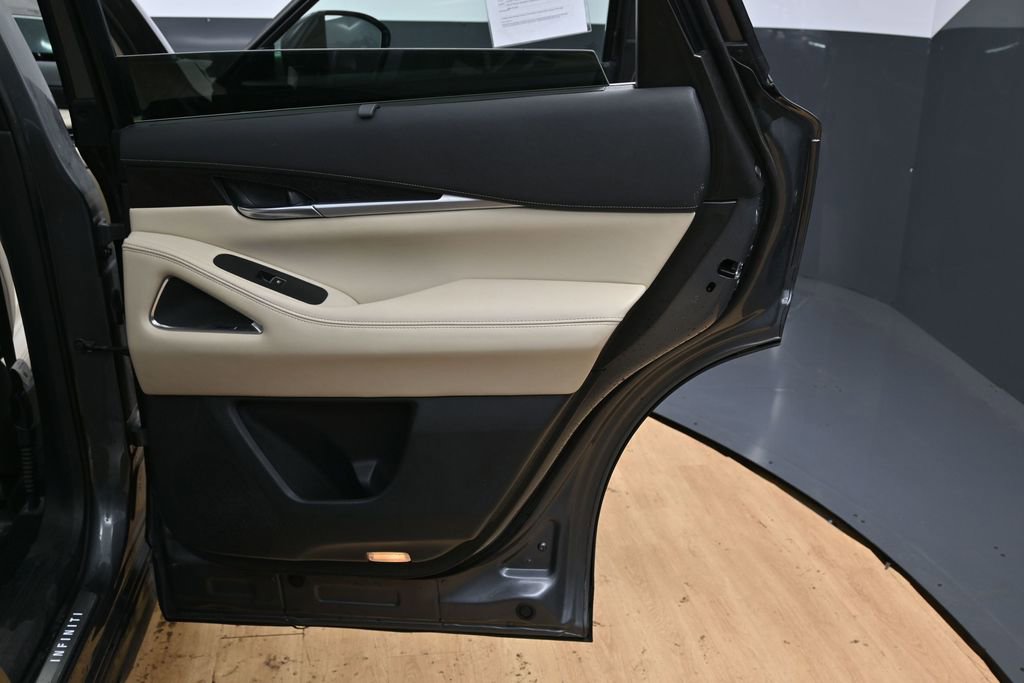 Used 2022 INFINITI QX60 Sensory image 40