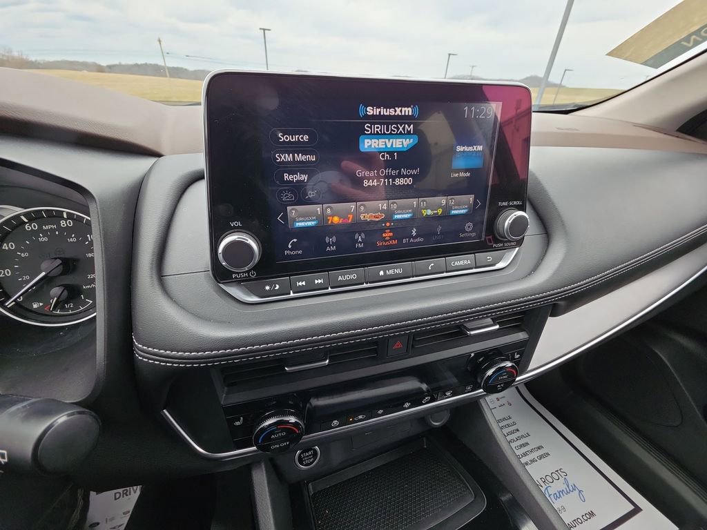 Used 2023 Nissan Rogue SV w/ SV Premium B Package image 16