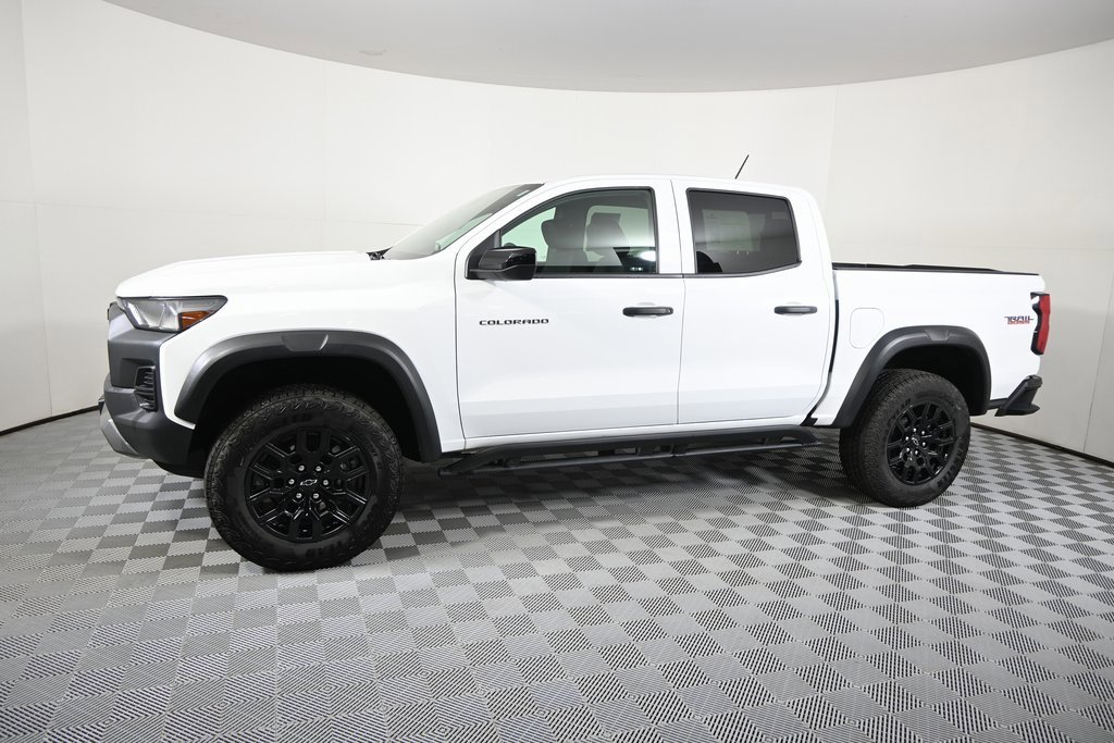 Used 2024 Chevrolet Colorado Trail Boss w/ Advanced Trailering Package image 2