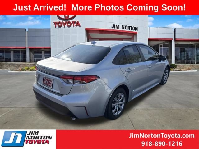 Used 2026 Toyota Corolla LE FWD image 7