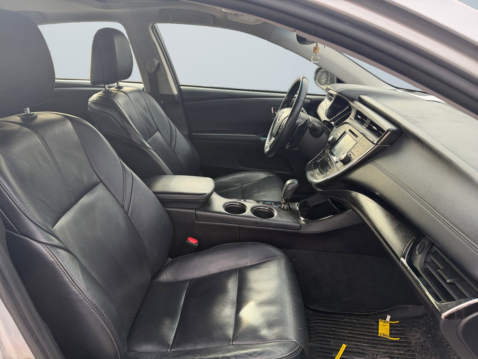 Used 2018 Toyota Avalon Limited w/ Carpet Mat Package image 17