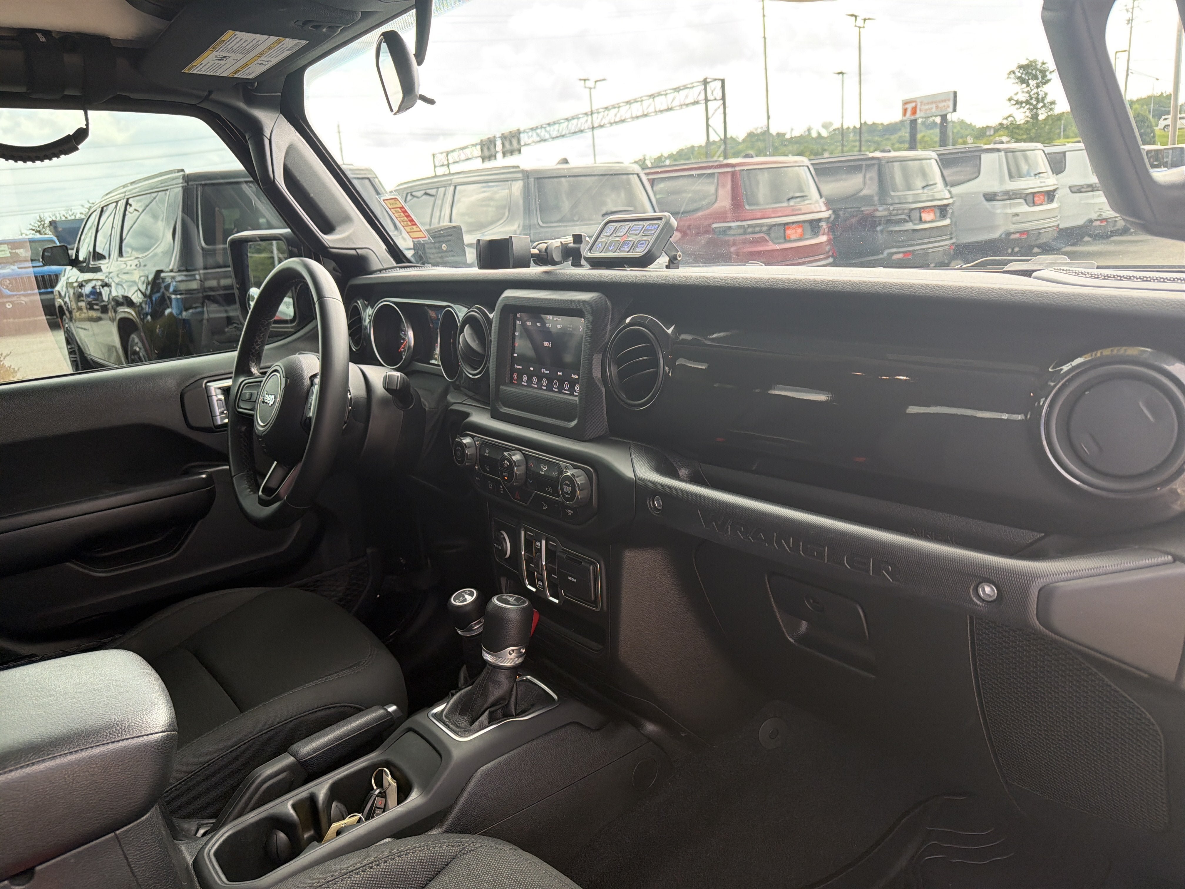 Used 2020 Jeep Wrangler Unlimited Sport AWD/4WD image 28