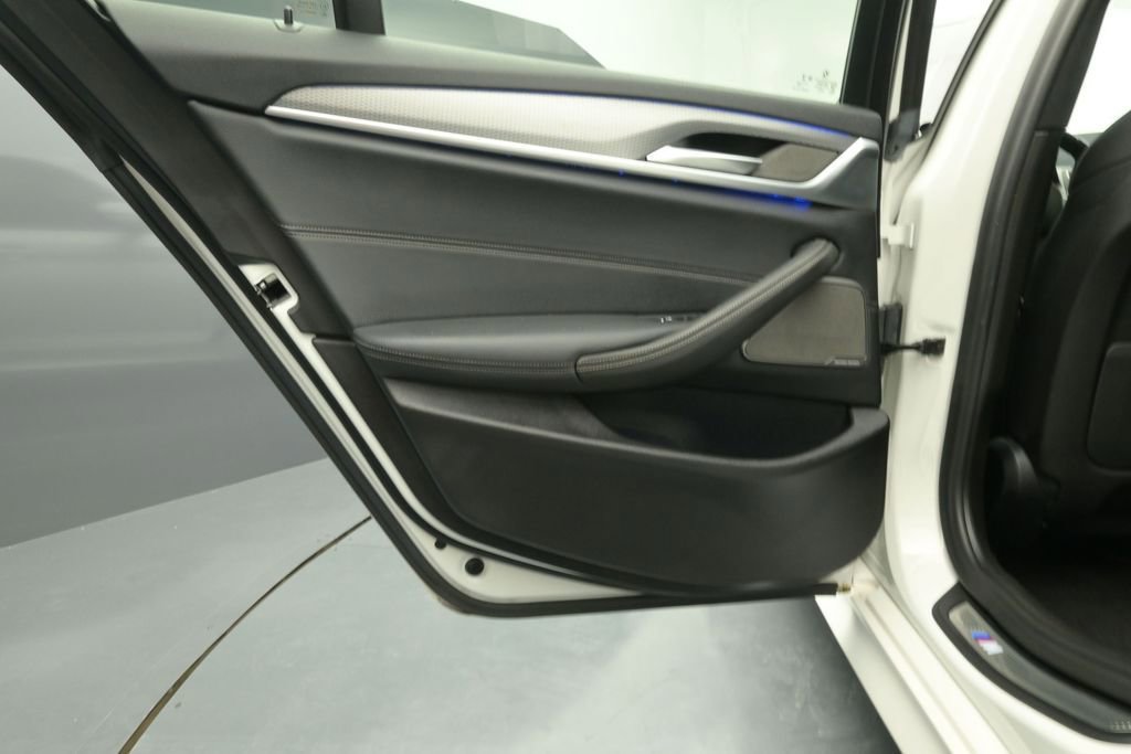 Used 2019 BMW 530i xDrive w/ M Sport Package AWD/4WD image 23