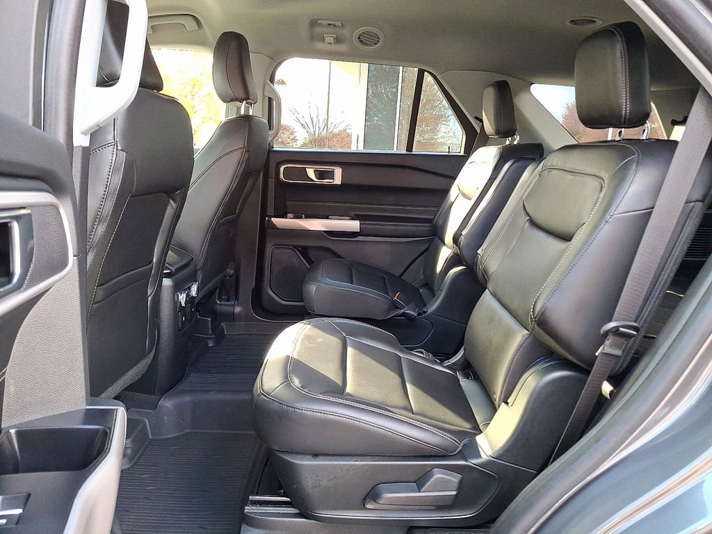 Used 2022 Ford Explorer XLT w/ Equipment Group 202A image 13