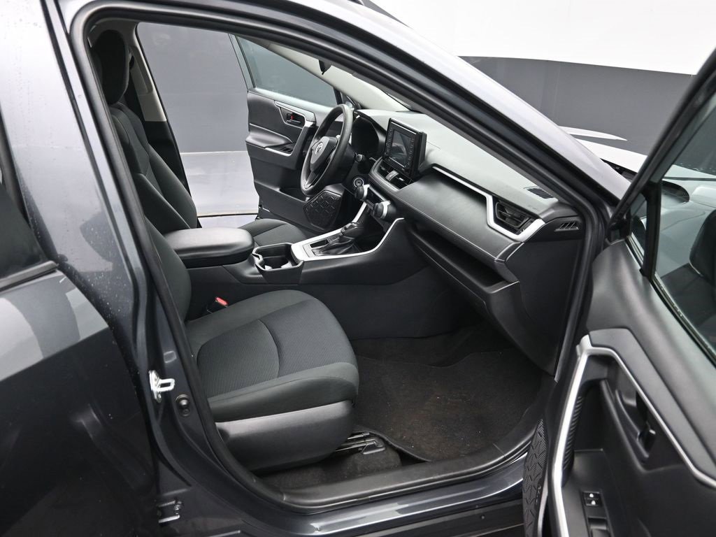 Used 2021 Toyota RAV4 LE w/ Carpet Mat Package (TMS) image 26