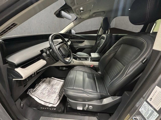 Used 2024 Lincoln Nautilus Reserve image 10