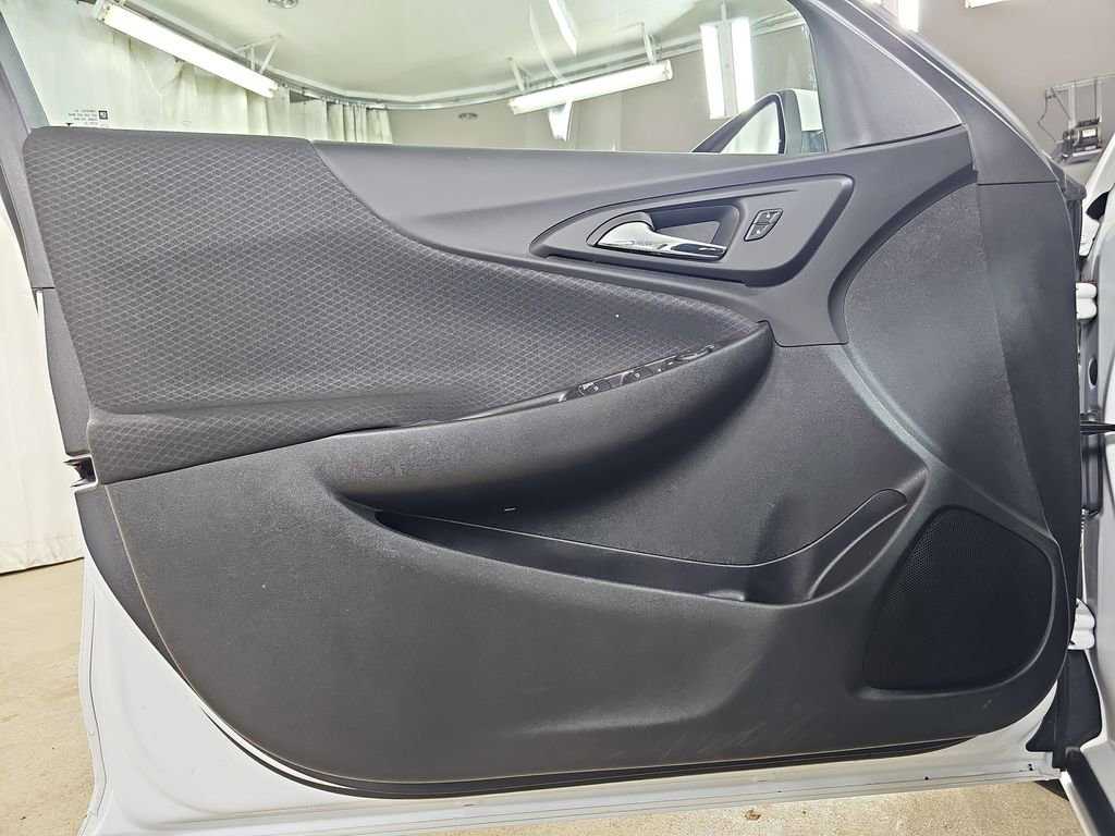 Used 2022 Chevrolet Malibu LT image 30