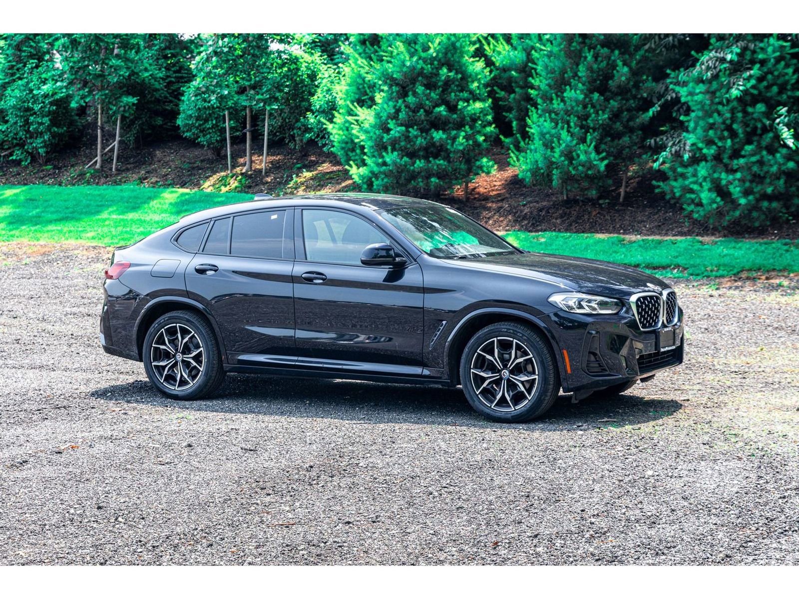 Used 2022 BMW X4 xDrive30i w/ M Sport Package 2 image 11