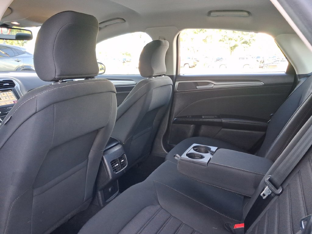 Used 2019 Ford Fusion SE FWD image 13
