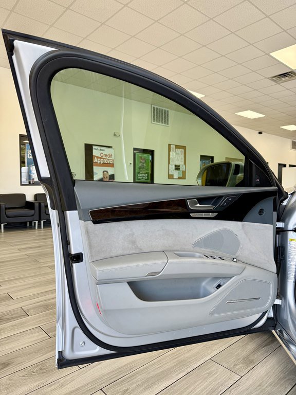 Used 2013 Audi A8 L 4.0T image 15
