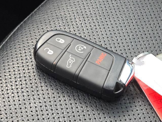 Used 2022 Jeep Compass High Altitude AWD/4WD image 32