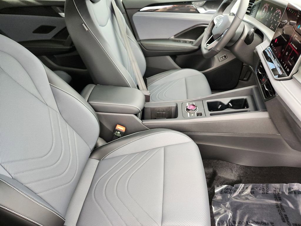 New 2026 Volkswagen Tiguan SE R-Line image 4