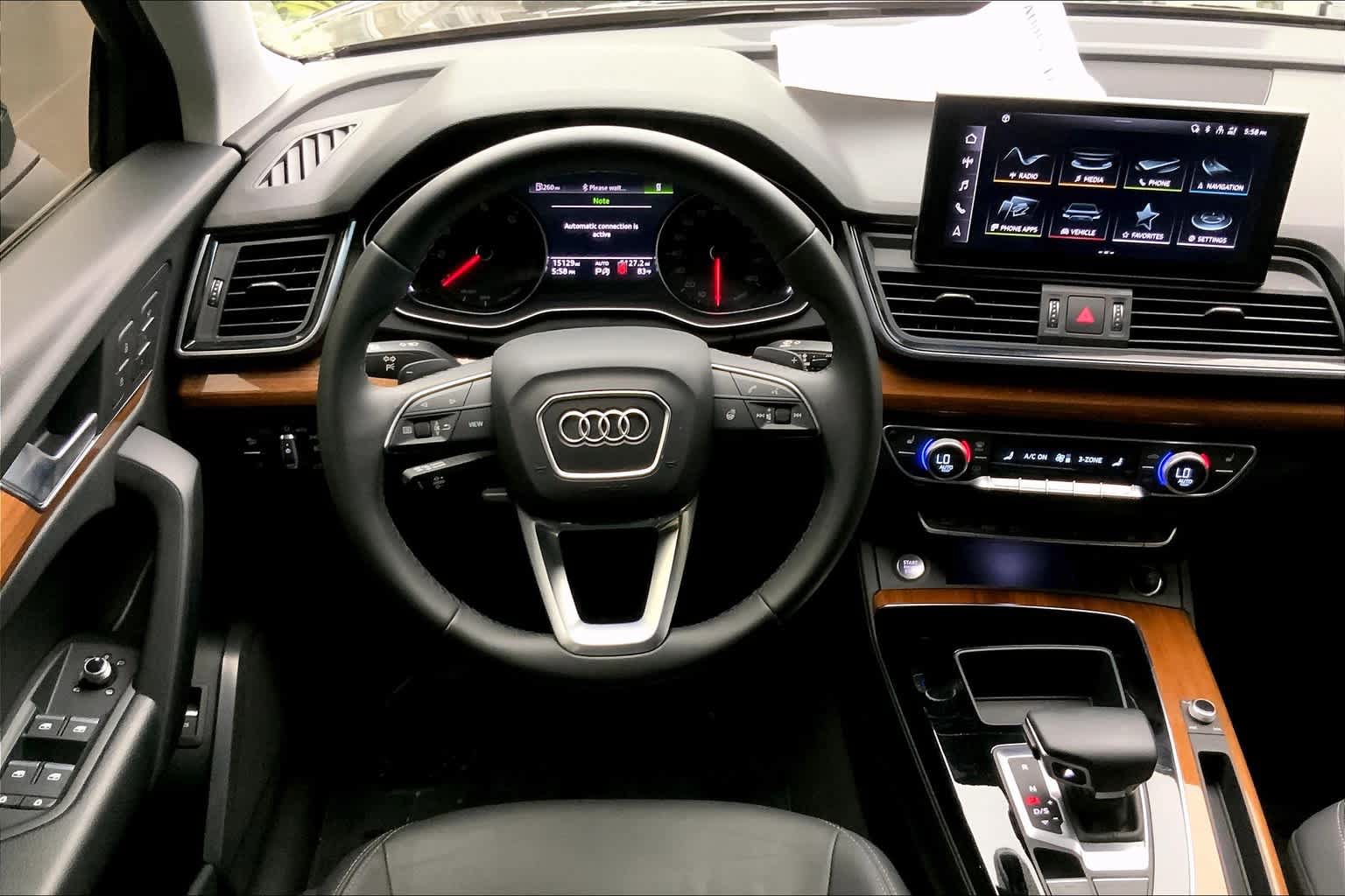 Used 2022 Audi Q5 2.0T Premium w/ Convenience Package AWD/4WD image 6