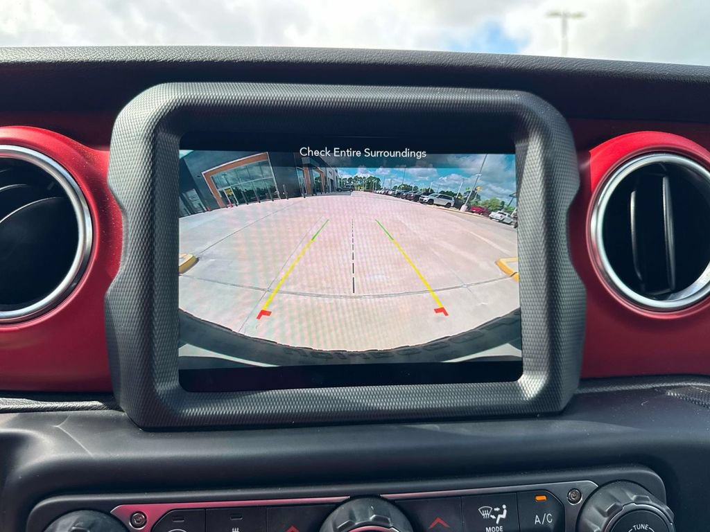 Used 2023 Jeep Wrangler Unlimited Rubicon w/ Cold Weather Group AWD/4WD image 33