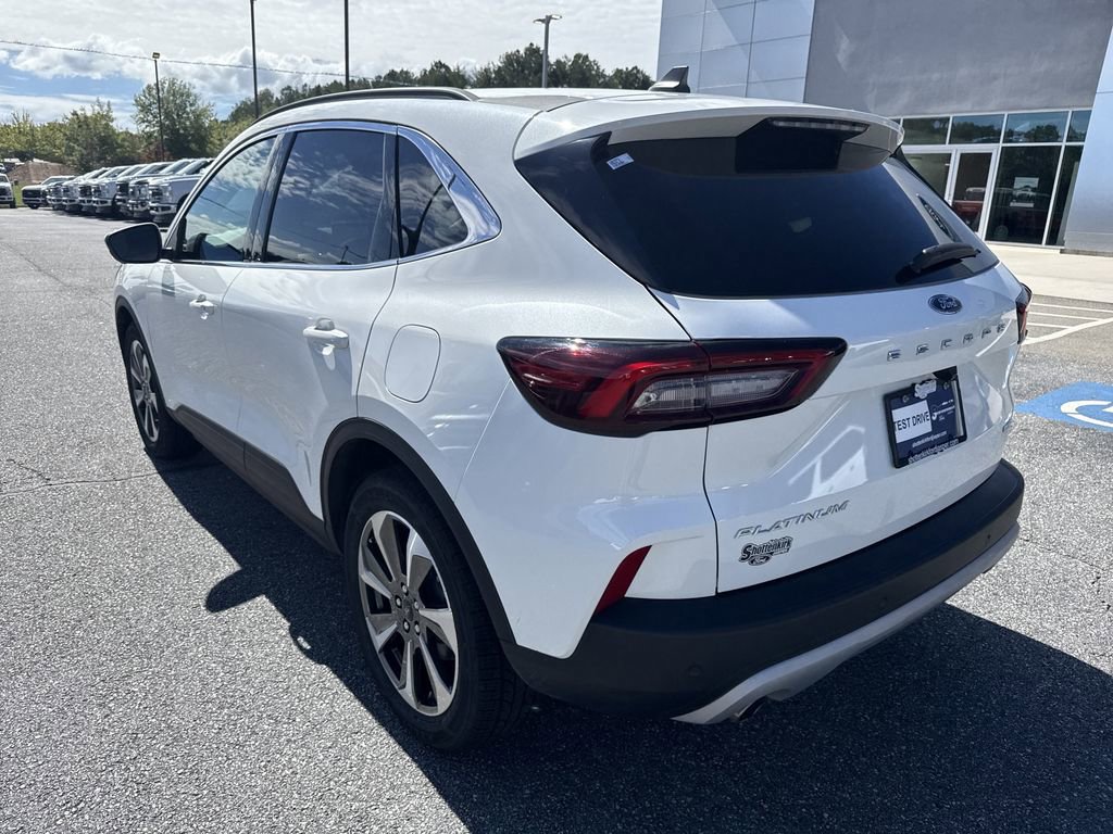 Used 2023 Ford Escape Platinum image 5