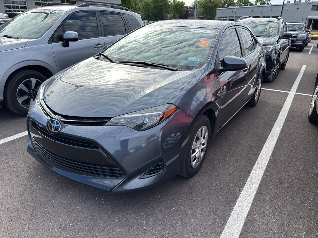 Used 2018 Toyota Corolla L FWD image 2
