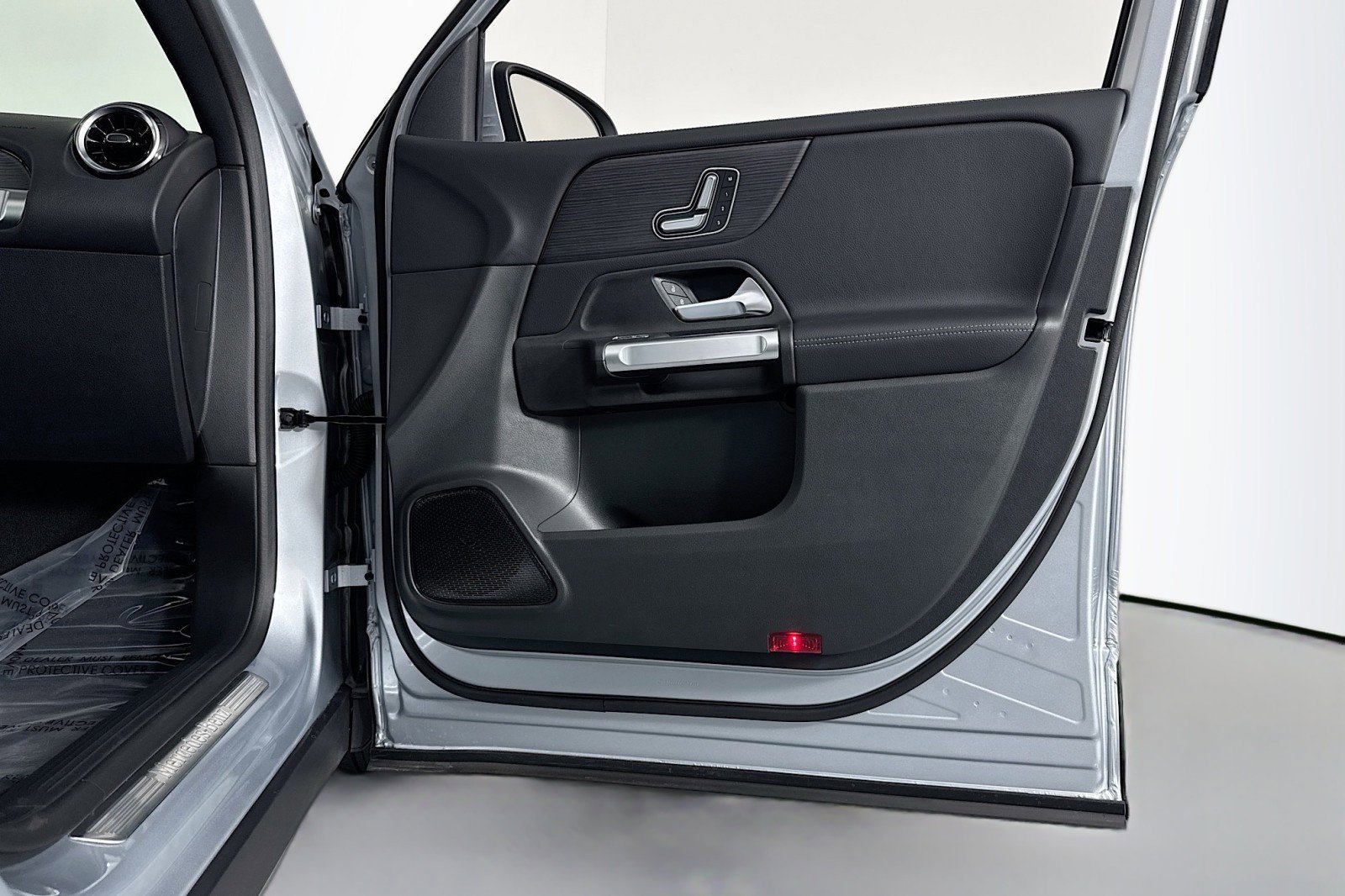 New 2026 Mercedes-Benz GLB 250 image 23