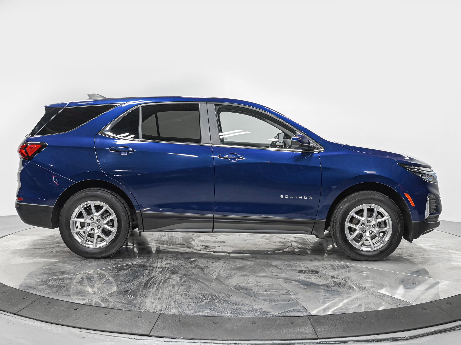 Used 2023 Chevrolet Equinox LT image 8