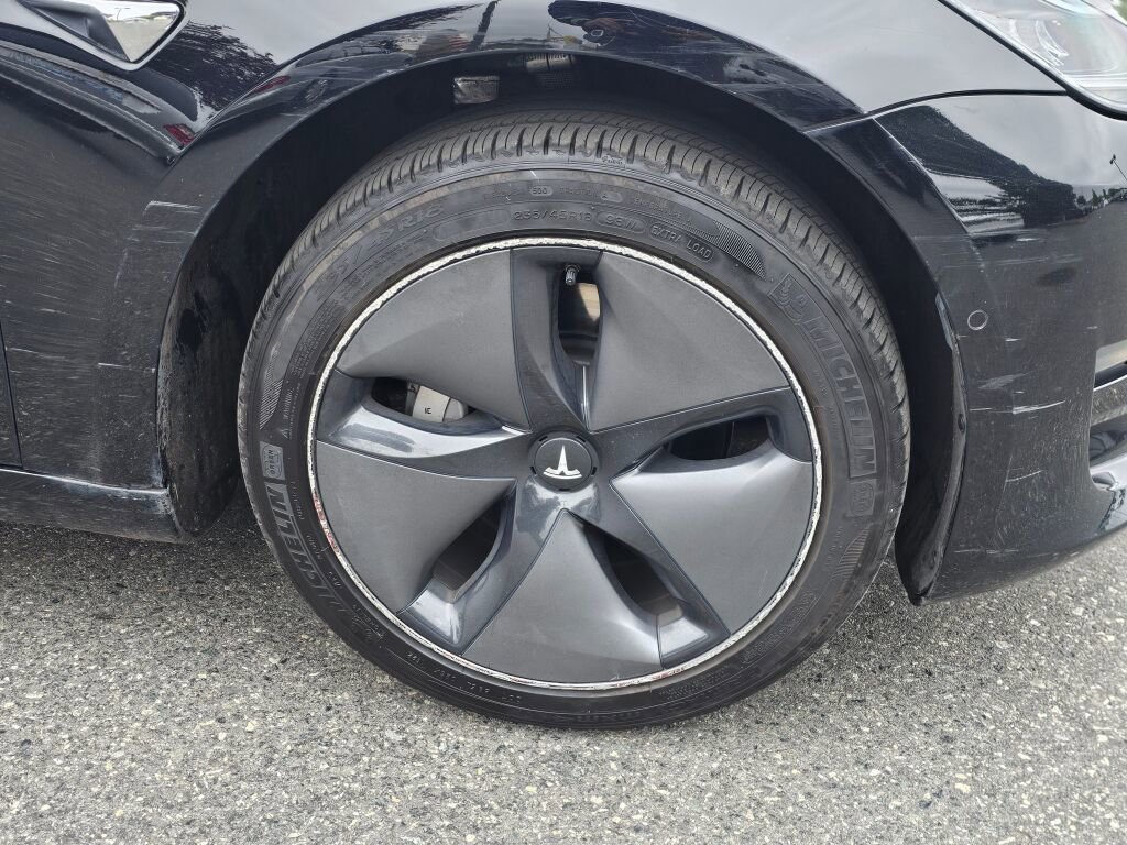 Used 2018 Tesla Model 3 Long Range RWD image 9