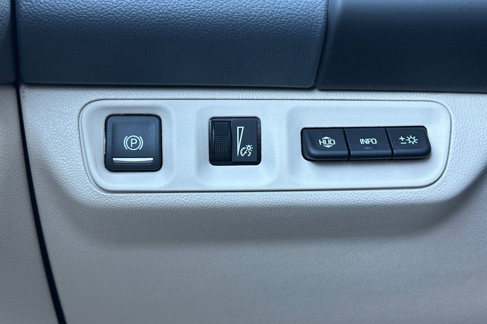 Used 2021 GMC Acadia Denali w/ Denali Ultimate Package AWD/4WD image 41