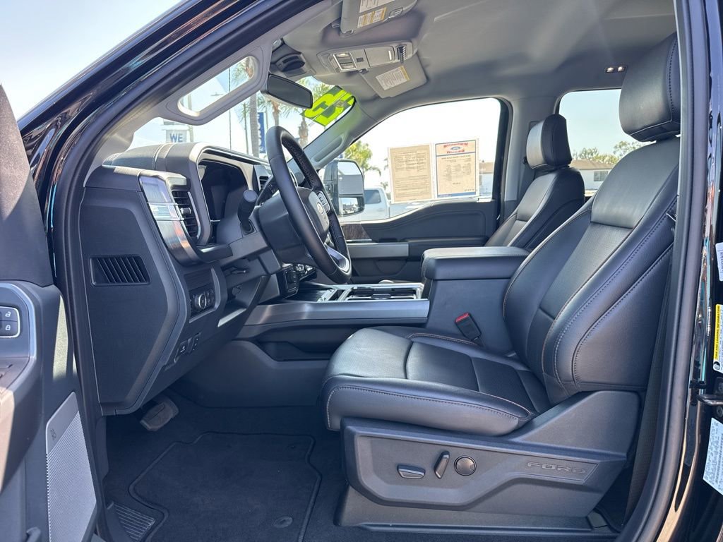 Used 2025 Ford F350 Lariat w/ FX4 Off-Road Package image 24