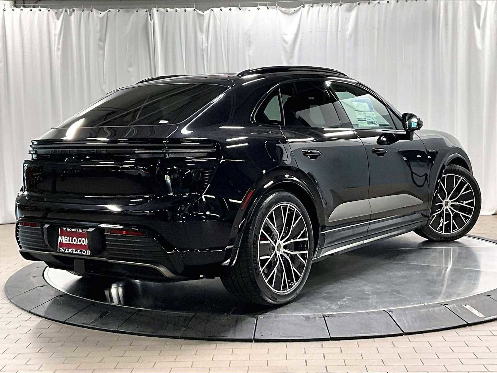 New 2026 Porsche Macan Turbo Electric image 7
