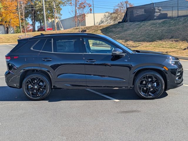New 2026 Volkswagen Tiguan SE R-Line AWD/4WD image 3