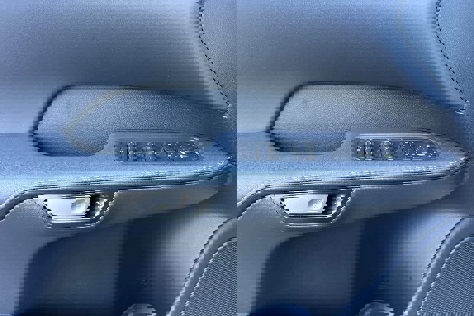 Used 2023 Lexus RX 500h F Sport image 12