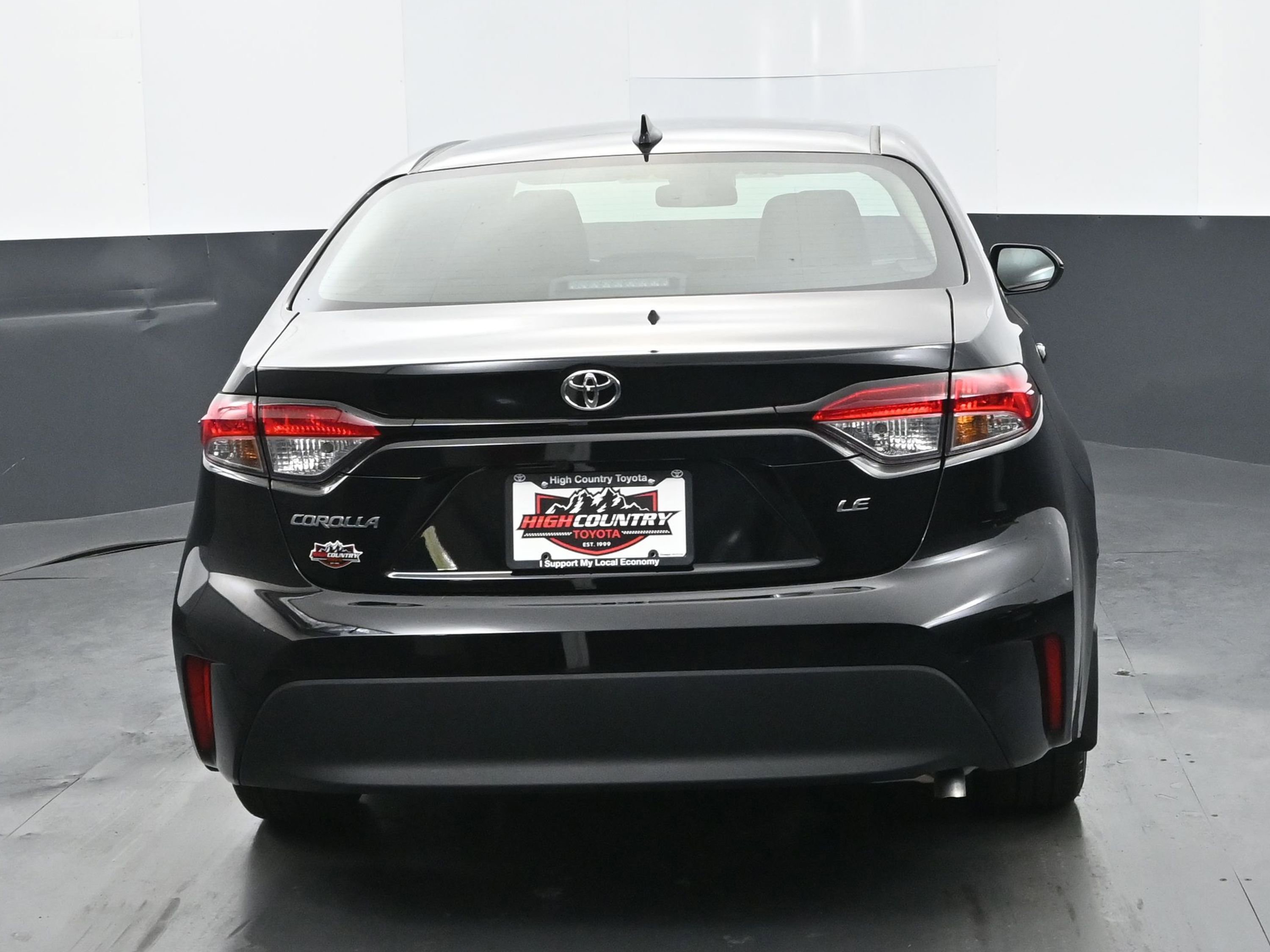 Used 2025 Toyota Corolla LE image 5