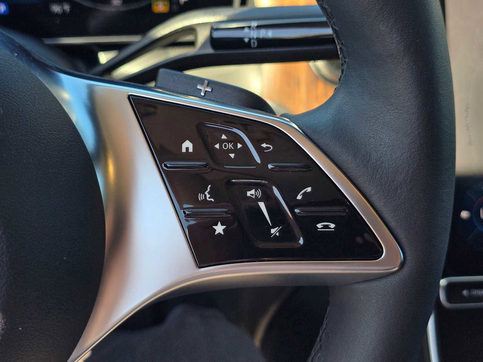 Used 2025 Mercedes-Benz GLC 350e 4MATIC image 35