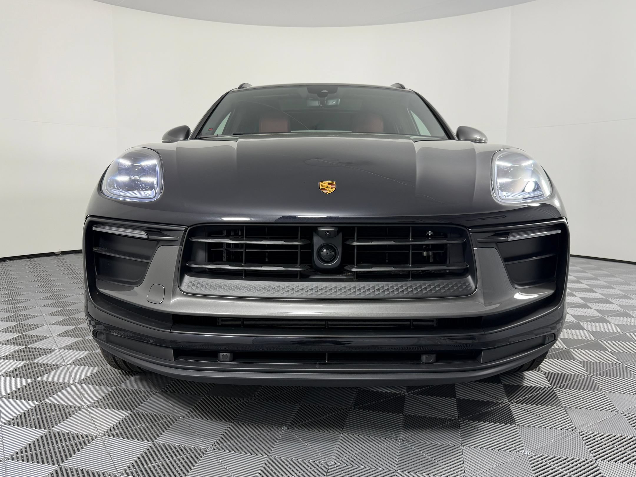New 2026 Porsche Macan AWD/4WD image 6