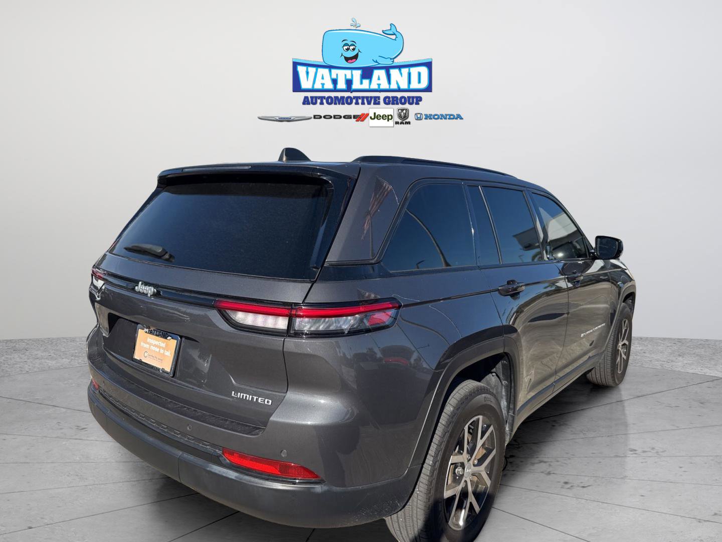 Certified 2024 Jeep Grand Cherokee Limited image 33