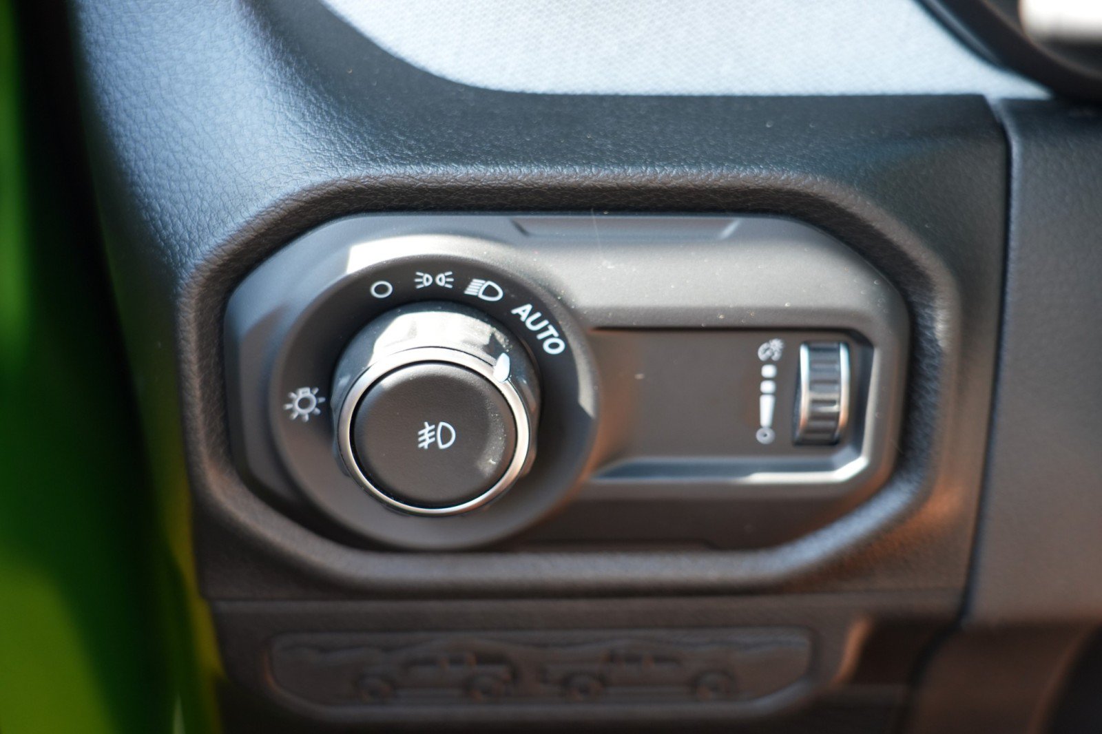 Used 2025 Jeep Wrangler Sport AWD/4WD image 18