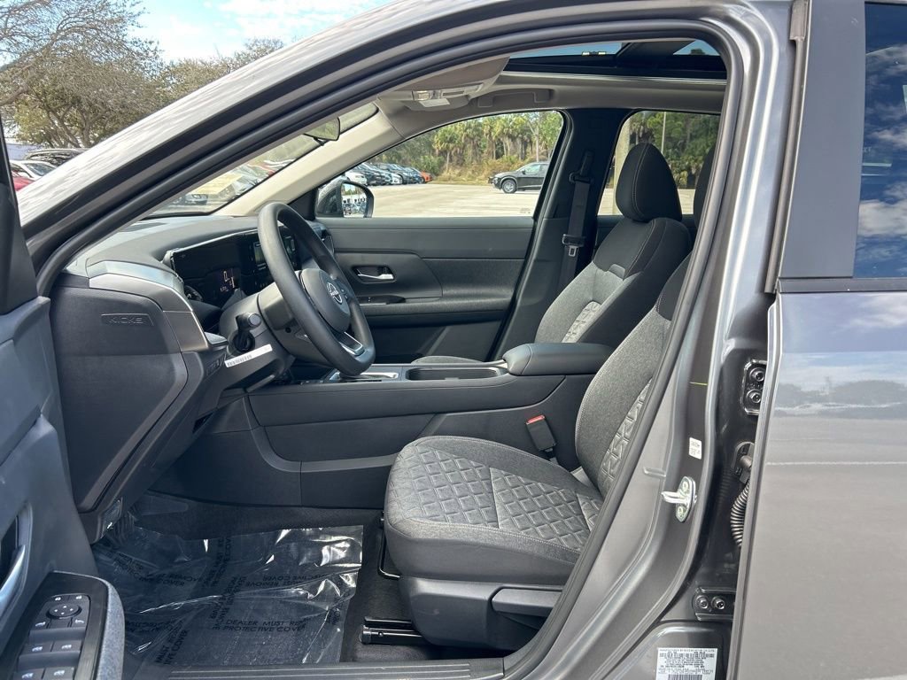 New 2026 Nissan Kicks SV w/ SV Premium Package FWD image 16