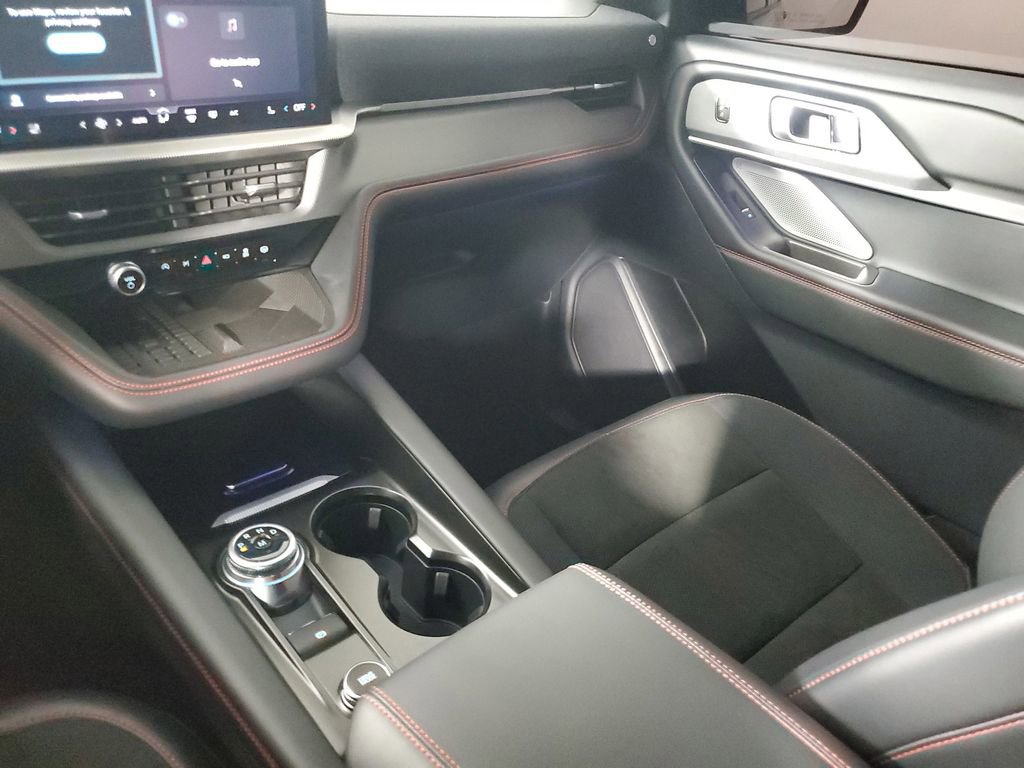 Used 2025 Ford Explorer ST image 17