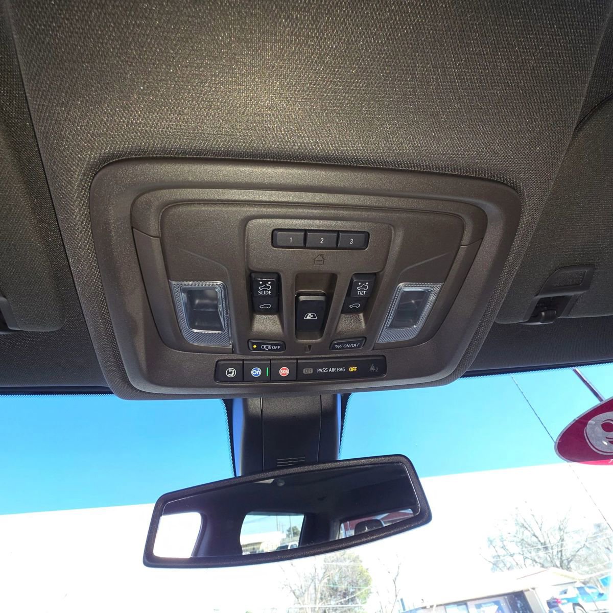 Used 2019 Chevrolet Silverado 1500 LTZ w/ LTZ Premium Package AWD/4WD image 17