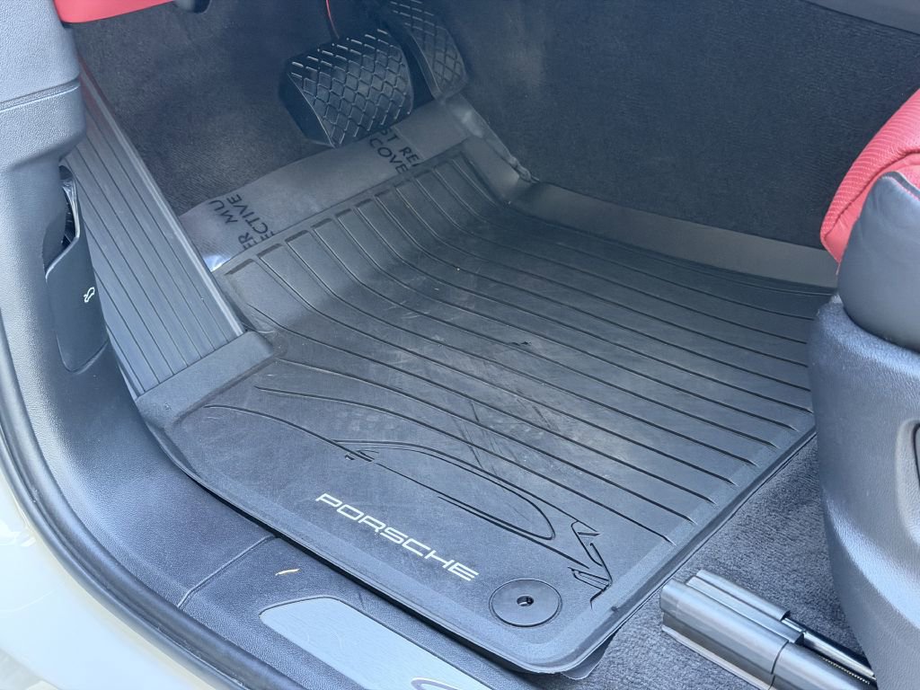 Used 2024 Porsche Cayenne Coupe image 26