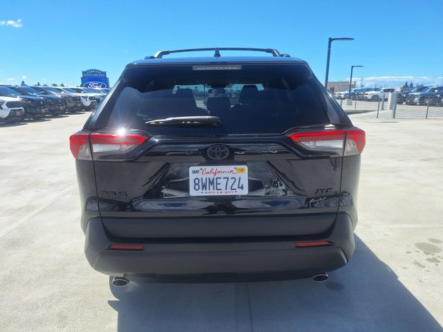 Used 2021 Toyota RAV4 XLE image 6