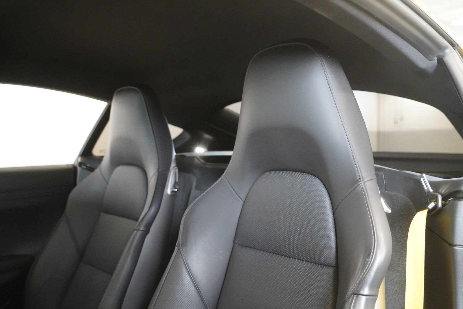 Used 2021 Porsche 718 Cayman RWD image 12