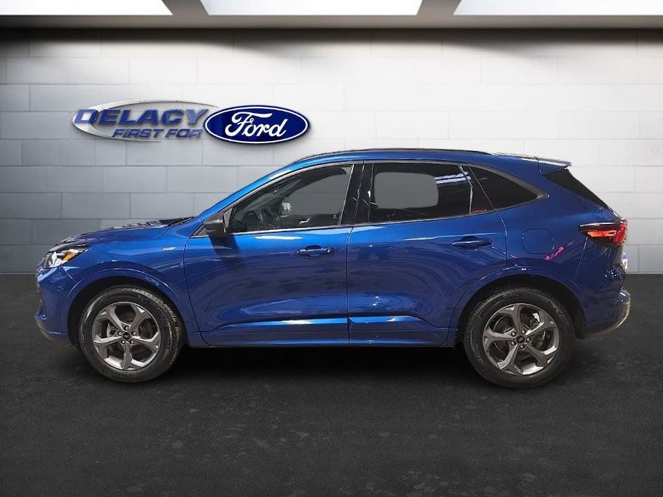 Used 2023 Ford Escape ST-Line w/ Tech Pack #1 image 2
