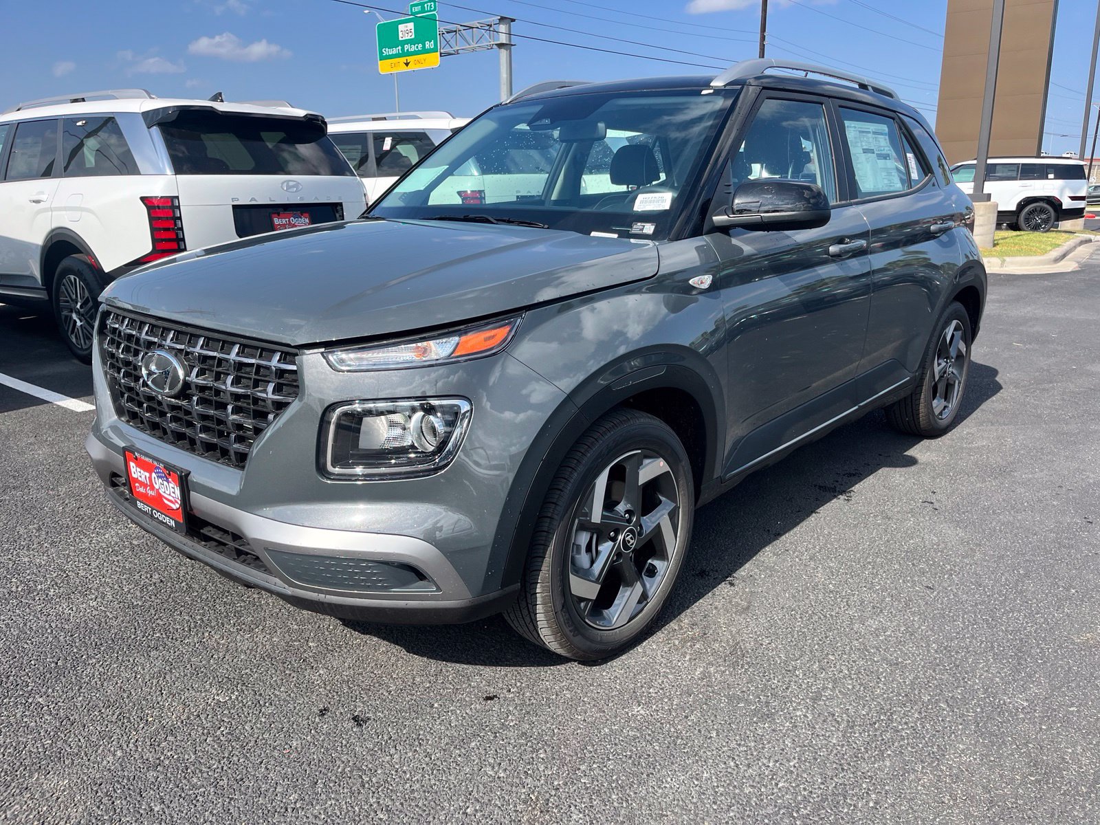 New 2026 Hyundai Venue SEL FWD image 3